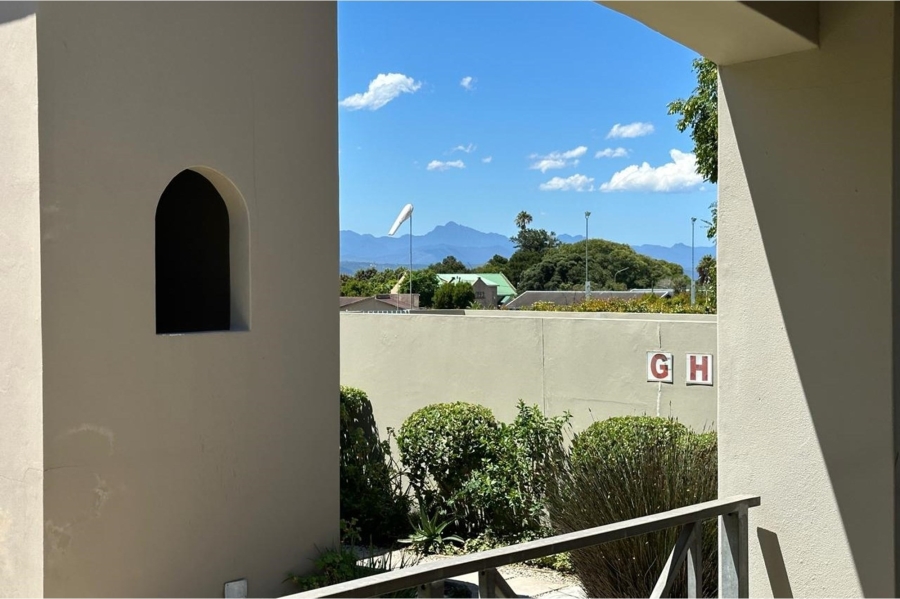 To Let 2 Bedroom Property for Rent in Bowtie Western Cape